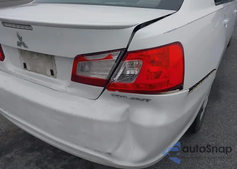 2011 Mitsubishi Galant Es/Se z USA, uszkodzony, nr VIN 4A32B3FF2BE017272